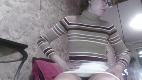 Snapshot of alice_peach chatting on 02.02.25 bigclit daddy squirt bigdildo fit online show from 02.02.25