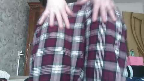 Snapshot of alice_peach chatting on 02.10.25 bigclit daddy squirt bigdildo fit online show from 02.10.25