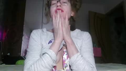 Snapshot of alice_peach chatting on 02.11.25 bigclit daddy squirt bigdildo fit online show from 02.11.25