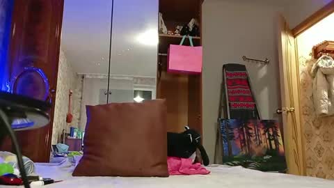 Snapshot of alice_peach chatting on 02.20.25 bigclit daddy squirt bigdildo fit online show from 02.20.25
