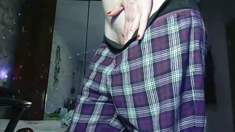 Snapshot of alice_peach chatting on 02.27.25 bigclit daddy squirt bigdildo fit online show from 02.27.25