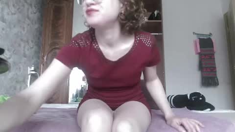 Snapshot of alice_peach chatting on 03.03.25 bigclit daddy squirt bigdildo fit online show from 03.03.25
