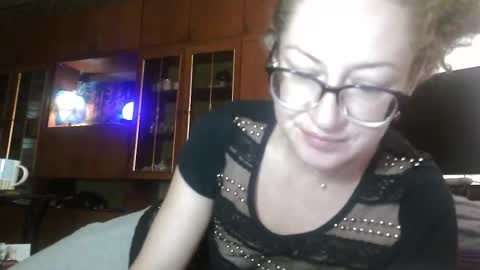 Snapshot of alice_peach chatting on 10.03.25 bigclit daddy squirt bigdildo fit online show from 10.03.25