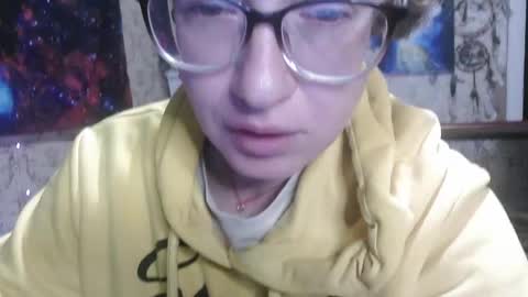 Snapshot of alice_peach chatting on 10.12.25 bigclit daddy squirt bigdildo fit online show from 10.12.25