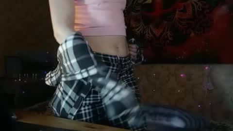 Snapshot of alice_peach chatting on 11.10.25 bigclit daddy squirt bigdildo fit online show from 11.10.25