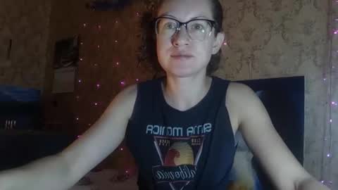 Snapshot of alice_peach chatting on 11.17.25 bigclit daddy squirt bigdildo fit online show from 11.17.25