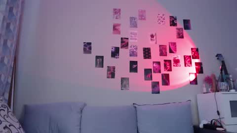 Snapshot of alice_perrez chatting on 02.16.25 Alice and Mike online show from 02.16.25