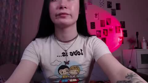 Snapshot of alice_perrez chatting on 02.26.25 Alice and Mike online show from 02.26.25