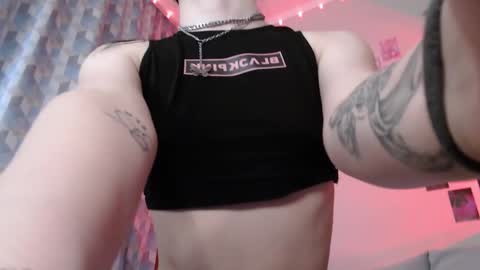 Snapshot of alice_perrez chatting on 03.11.25 Alice and Mike online show from 03.11.25