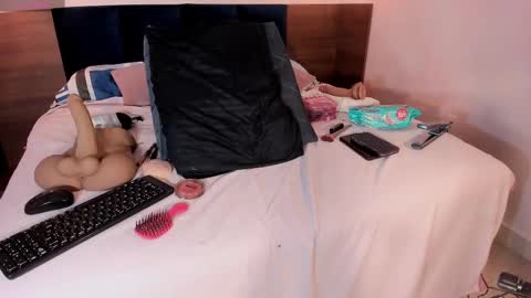 alice_simpson1 online show from 01.15.25