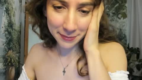Snapshot of alice_sincere chatting on 05.25.26 Alice Love you all online show from 05.25.26