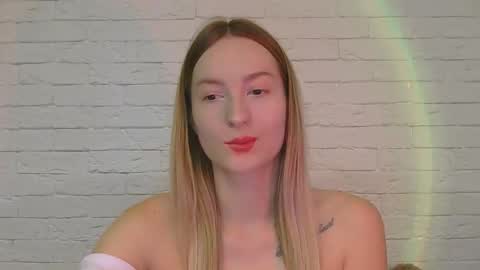 Snapshot of alice_sweet_01 chatting on 10.08.25 Alice online show from 10.08.25