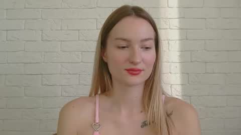 Snapshot of alice_sweet_01 chatting on 11.03.25 Alice online show from 11.03.25