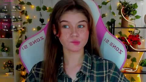 Snapshot of alice_tails chatting on 02.09.26 Alice online show from 02.09.26