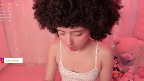 Snapshot of alice_wiinter chatting on 10.10.25 Alice online show from 10.10.25