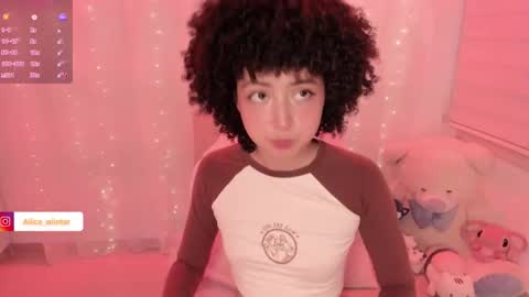 Snapshot of alice_wiinter chatting on 11.10.25 Alice online show from 11.10.25