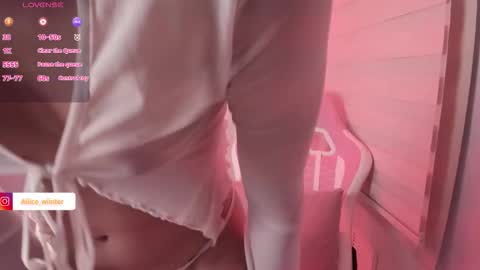 Snapshot of alice_wiinter chatting on 12.18.25 Alice online show from 12.18.25