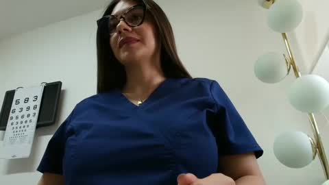 Snapshot of alicee16 chatting on 09.13.25 alicee16 online show from 09.13.25