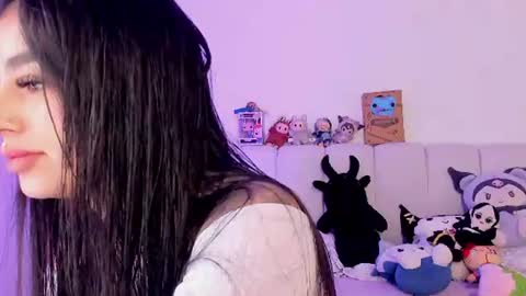 Snapshot of alicee_0 chatting on 06.20.26 Alice online show from 06.20.26