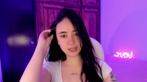 Snapshot of alicee_2 chatting on 12.10.24 Aliceee .. 97YP9VWGZHrefnav wishlist lists 1 online show from 12.10.24