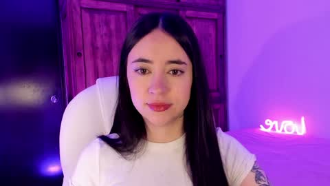 Snapshot of alicee_2 chatting on 01.10.25 Aliceee .. 97YP9VWGZHrefnav wishlist lists 1 online show from 01.10.25