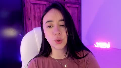 Snapshot of alicee_2 chatting on 01.20.25 Aliceee .. 97YP9VWGZHrefnav wishlist lists 1 online show from 01.20.25