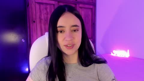 Snapshot of alicee_2 chatting on 01.21.25 Aliceee .. 97YP9VWGZHrefnav wishlist lists 1 online show from 01.21.25