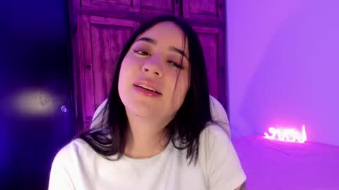 Snapshot of alicee_2 chatting on 01.29.25 Aliceee .. 97YP9VWGZHrefnav wishlist lists 1 online show from 01.29.25