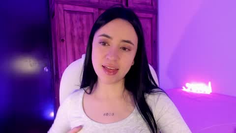 Snapshot of alicee_2 chatting on 01.31.25 Aliceee .. 97YP9VWGZHrefnav wishlist lists 1 online show from 01.31.25