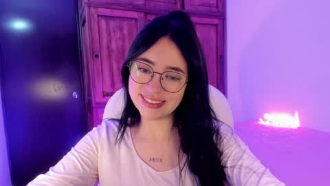 Snapshot of alicee_2 chatting on 02.06.25 Aliceee .. 97YP9VWGZHrefnav wishlist lists 1 online show from 02.06.25
