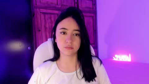 Snapshot of alicee_2 chatting on 02.21.25 Aliceee .. 97YP9VWGZHrefnav wishlist lists 1 online show from 02.21.25