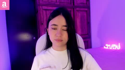 Snapshot of alicee_2 chatting on 03.12.25 Aliceee .. 97YP9VWGZHrefnav wishlist lists 1 online show from 03.12.25