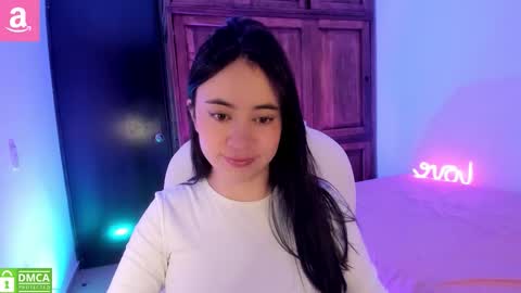 Snapshot of alicee_2 chatting on 09.10.25 Aliceee .. 97YP9VWGZHrefnav wishlist lists 1 online show from 09.10.25