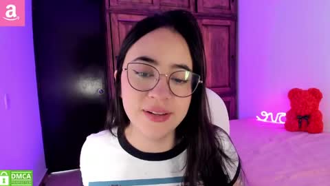 Snapshot of alicee_2 chatting on 05.18.26 Aliceee .. 97YP9VWGZHrefnav wishlist lists 1 online show from 05.18.26