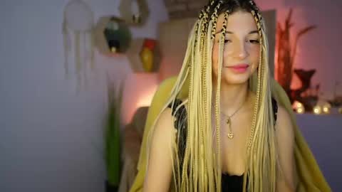 Snapshot of alicee_kiss chatting on 12.17.24 Alicee Kiss online show from 12.17.24