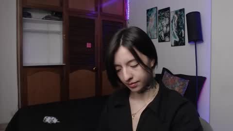 alicee_logan_ online show from 10.15.25