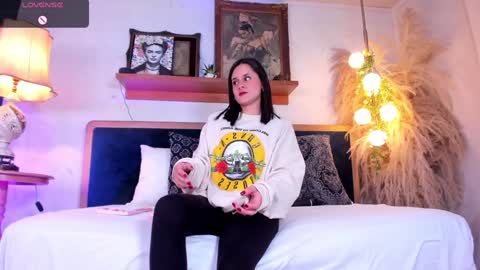 Snapshot of alicee_milf_ chatting on 01.16.25 Aleja online show from 01.16.25