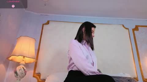 Snapshot of alicee_milf_ chatting on 09.15.25 Aleja online show from 09.15.25