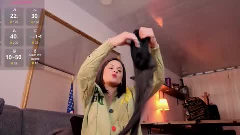 Snapshot of alicee_milf_ chatting on 10.08.25 Aleja online show from 10.08.25