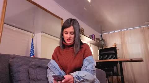 Snapshot of alicee_milf_ chatting on 10.11.25 Aleja online show from 10.11.25