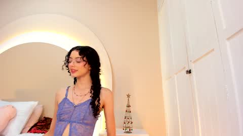 Snapshot of alicee_rodriguez chatting on 01.02.25 alice online show from 01.02.25