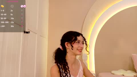 Snapshot of alicee_rodriguez chatting on 02.11.25 alice online show from 02.11.25