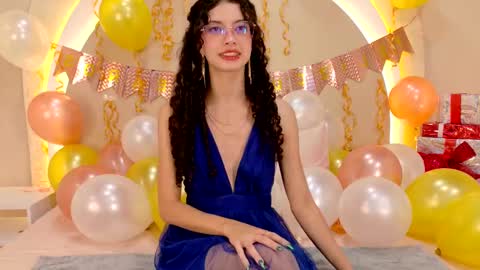 Snapshot of alicee_rodriguez chatting on 02.14.25 alice online show from 02.14.25