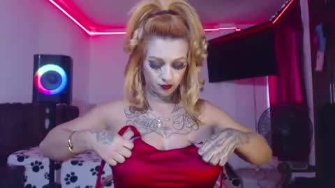 aliceesmiths online show from 01.24.25