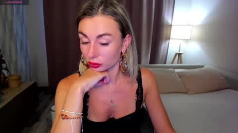 Snapshot of aliceevan chatting on 02.16.25 Daniella online show from 02.16.25