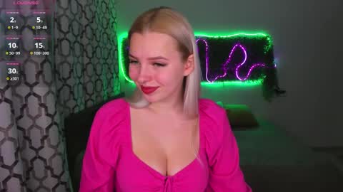 Snapshot of alicefreman chatting on 12.30.24 Alice online show from 12.30.24