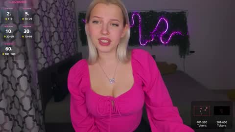 Snapshot of alicefreman chatting on 01.06.25 Alice online show from 01.06.25
