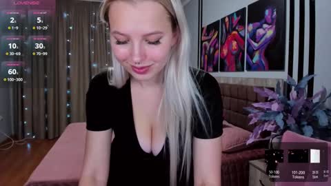 Snapshot of alicefreman chatting on 01.07.25 Alice online show from 01.07.25