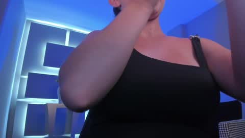 Snapshot of aliceharperx chatting on 10.07.25 Alice online show from 10.07.25