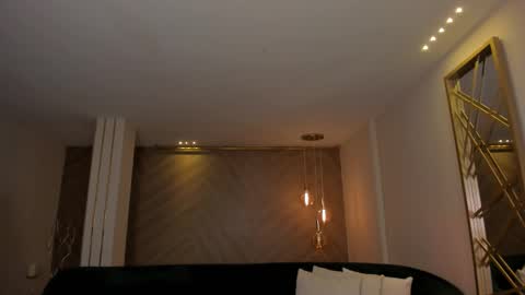 Snapshot of aliceharperx chatting on 10.18.25 Alice online show from 10.18.25